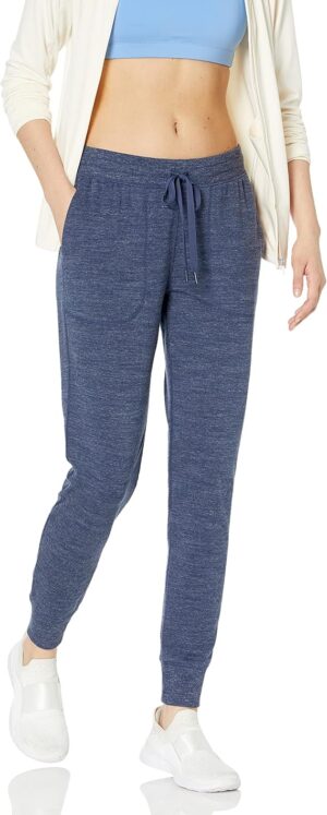 Amazon Essentials Women's Studio Terry Relaxed-Fit Jogger Pant