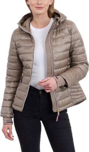 Tommy Hilfiger Women's Puffer Jacket, Lightweight Packable Jacket With Hood & Bag